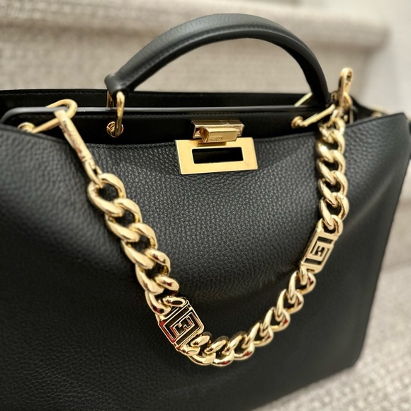 FENDI Peekaboo โIseeuโ Medium - Picture 8 of 17